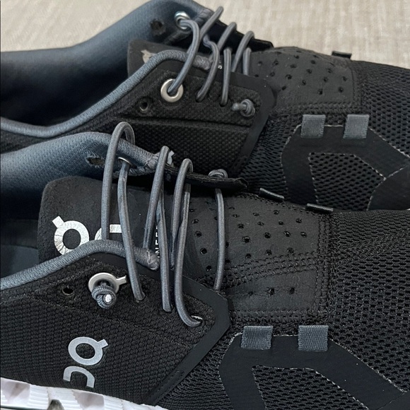 On Running Cloud women’s Athletic Shoes - Black with White Sole - Picture 7 of 10